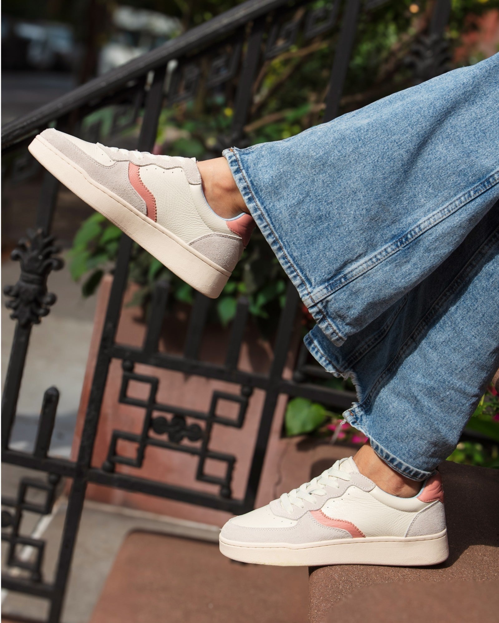 WomensSneakersThe RomaLeather ColorsWhite  Pink  Light Blue