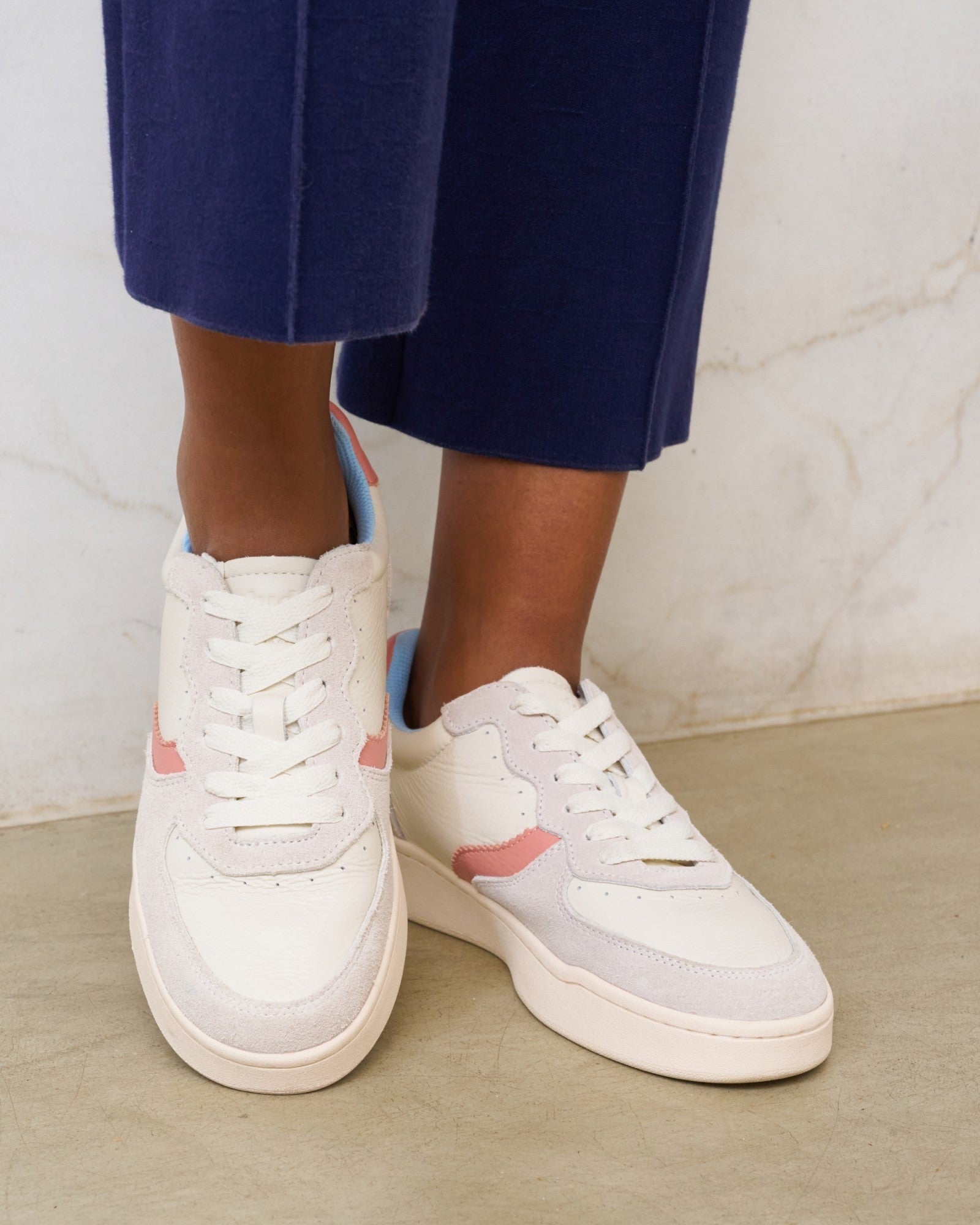 WomensSneakersThe RomaLeather ColorsWhite  Pink  Light Blue