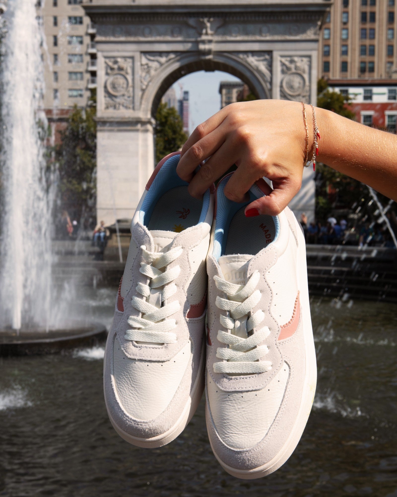 WomensSneakersThe RomaLeather ColorsWhite  Pink  Light Blue