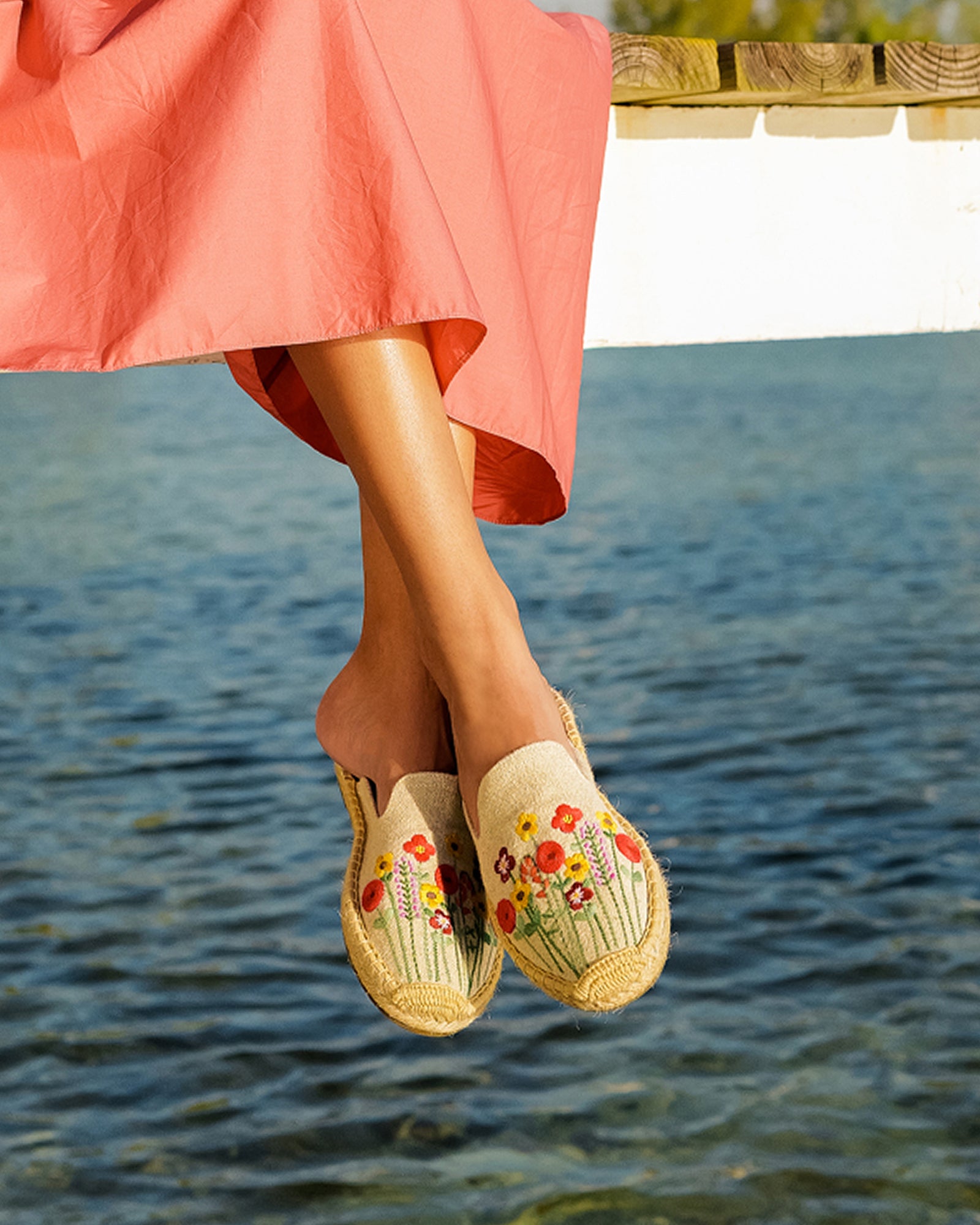 WomensEspadrillesThe Smoking MuleEmbroideryNatural Undyed  Summer Flowers