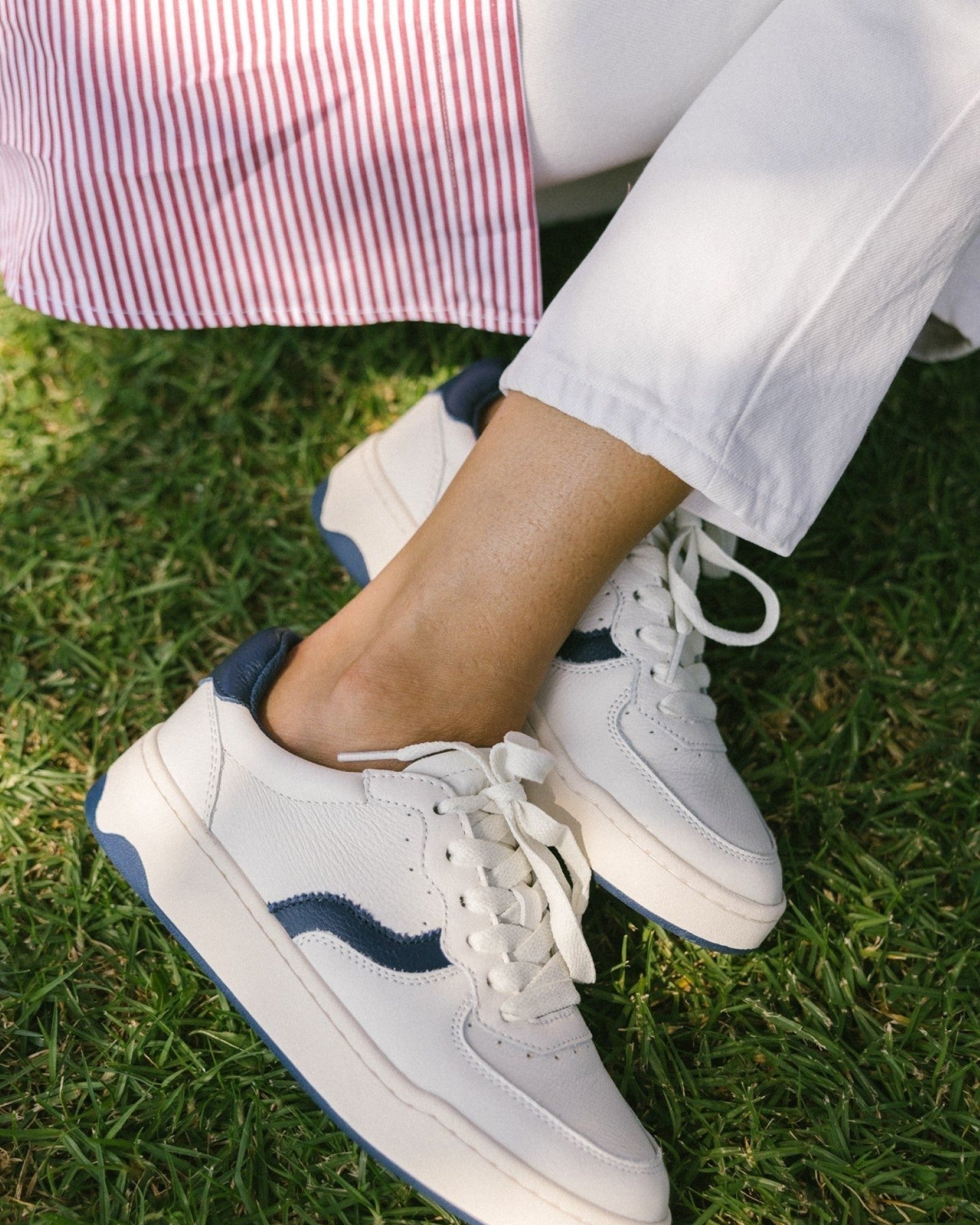 WomensSneakersThe RomaLeather ColorsWhite  Marine Blue